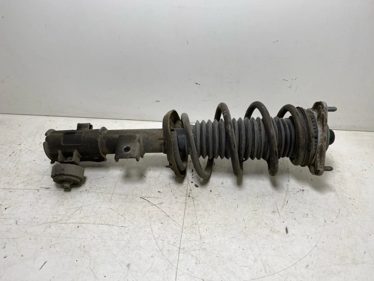 Hyundai IONIQ 5 NE 2022- Strut assembly, front left view 2