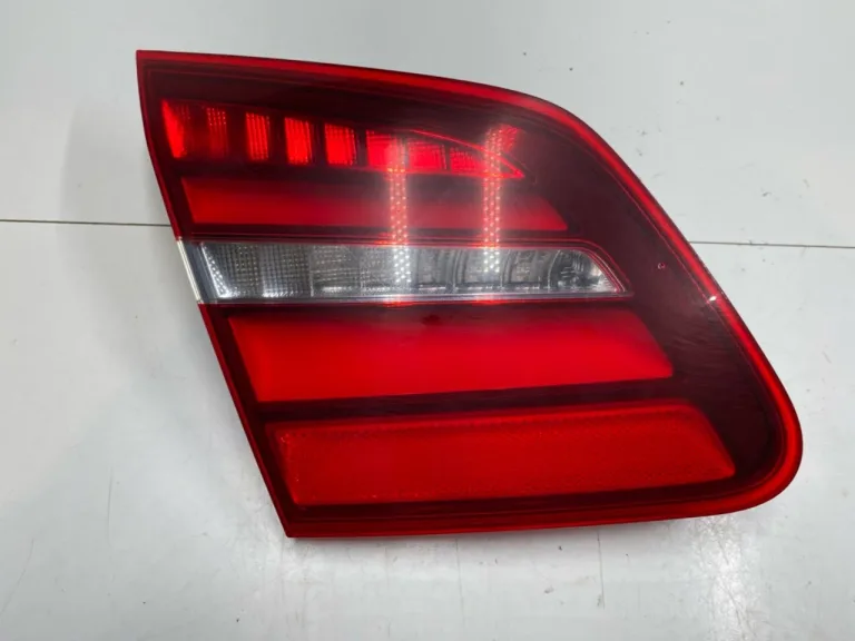 Mercedes B 180-200 W246/W242 2012-19 Lampă spate, stânga, pe hayon (interioară)