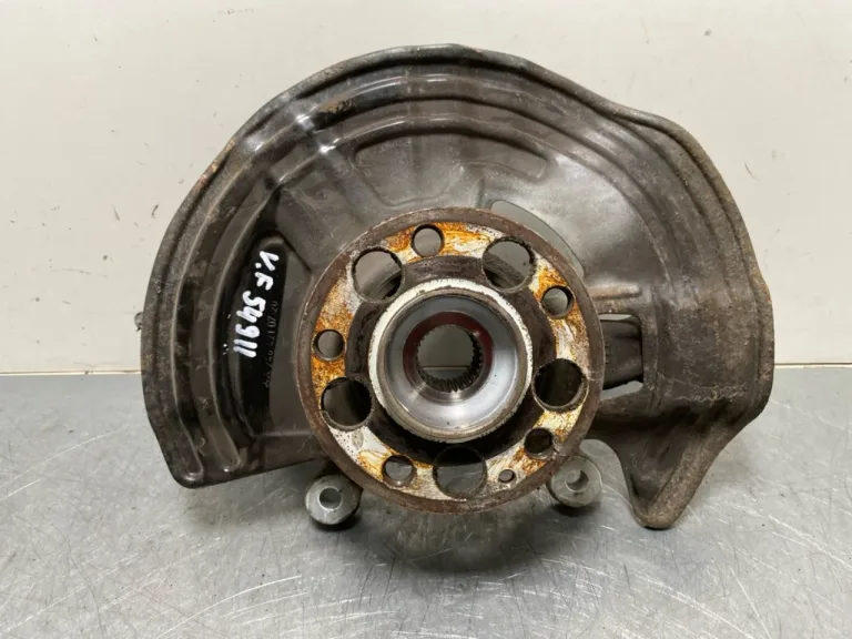 Mercedes B 180-200 W246/W242 2012-19 Stub axle carrier, left front