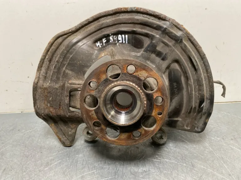 Mercedes B 180-200 W246/W242 2012-19 Front right steering knuckle