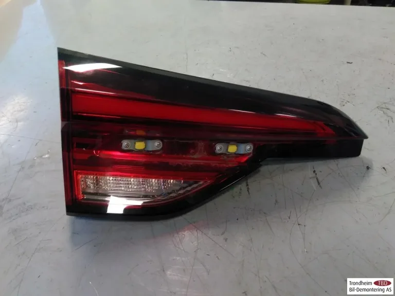 Maxus EUNIQ5 MPV 2021- Lampă spate, stânga, pe hayon (interioară)