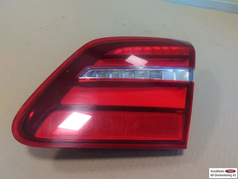 Mercedes B 180-200 W246/W242 2012-19 Hátsó lámpa, jobb, csomagtérajtón (belső)
