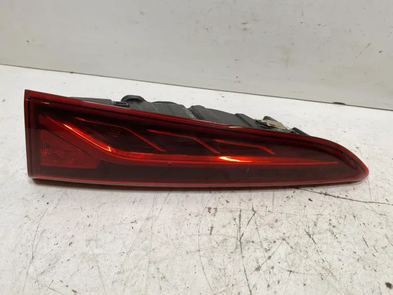 Hyundai KONA / ELECTRIC 2018-23 Hátsó lámpa, jobb, csomagtérajtón (belső)