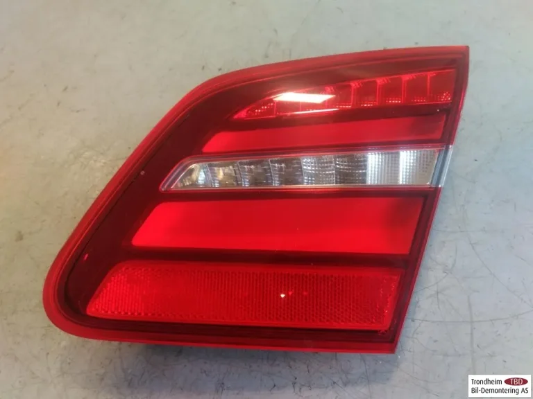 Mercedes B 180-200 W246/W242 2012-19 Lampă spate dreapta pe hayon, interioară