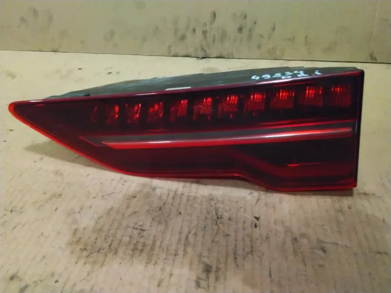 Jaguar I-PACE 2018- Lampă spate dreapta pe hayon, interioară