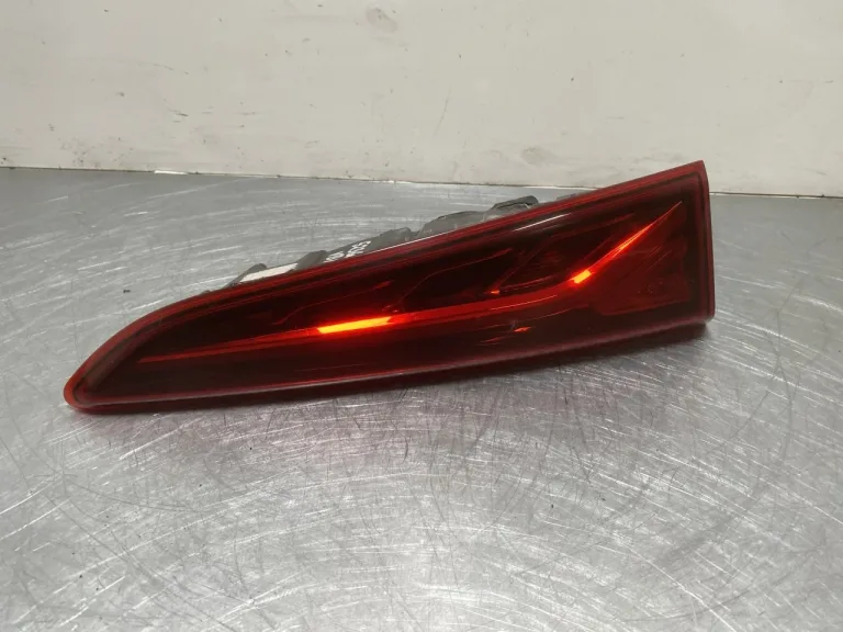 Hyundai KONA / ELECTRIC 2018-23 Lampă spate, stânga, pe hayon (interioară)
