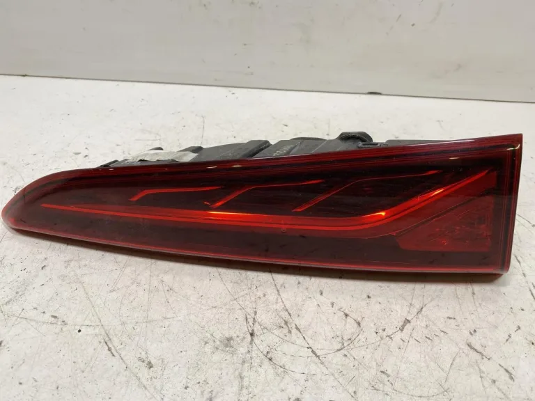 Hyundai KONA / ELECTRIC 2018-23 Lampă spate, stânga, pe hayon (interioară)