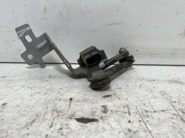 Mercedes EQA H243 2021- Senzor reglaj nivel / suspensie pneumatică