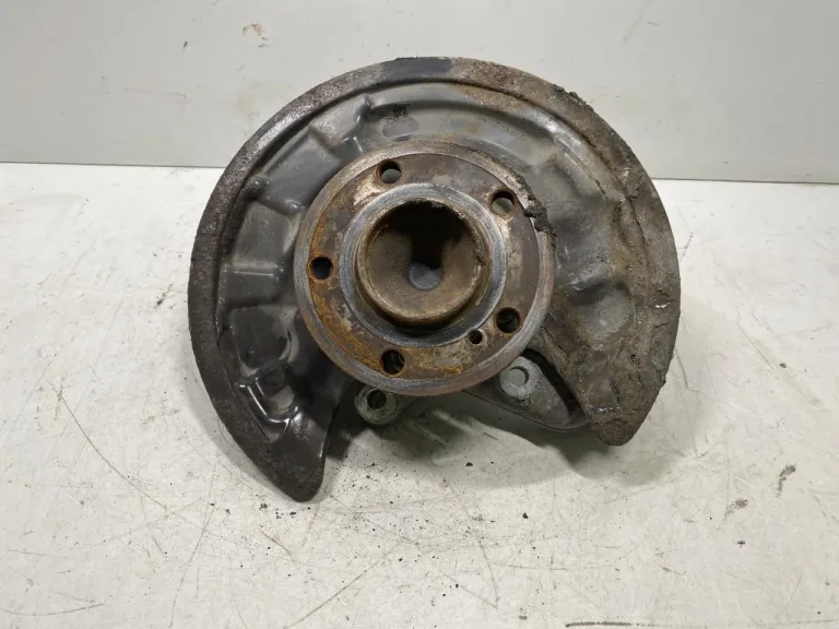 Mercedes B 180-200 W246/W242 2012-19 Stub axle carrier, right rear
