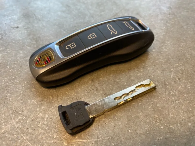 Porsche TAYCAN 2020- Telecomandă, închidere centralizată / alarmă